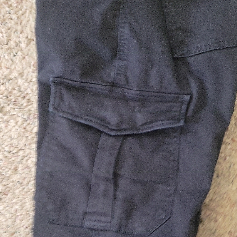 Ladies Vince Black Cargo Pants - Picture 6 of 6